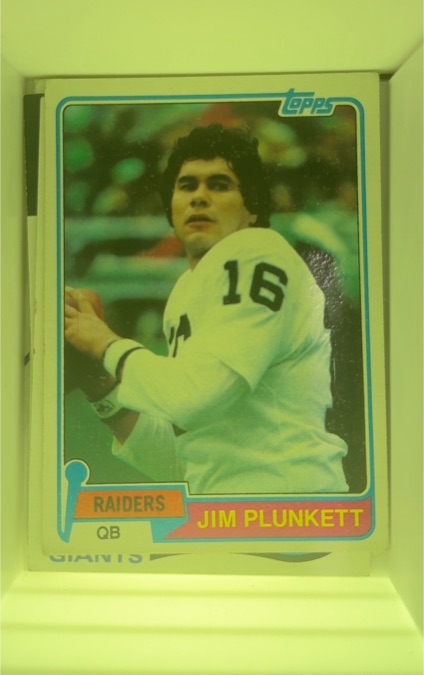 1981 Topps #135 Jim Plunkett — front