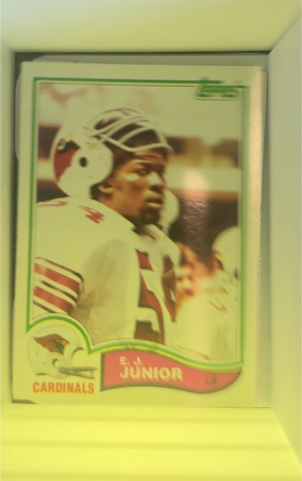 1982 Topps #470 E.J. Junior — front