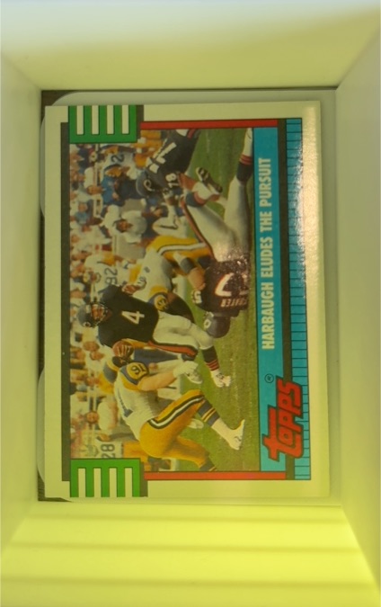 1990 Topps #501 Harbaugh Eludes the Pursuit — front