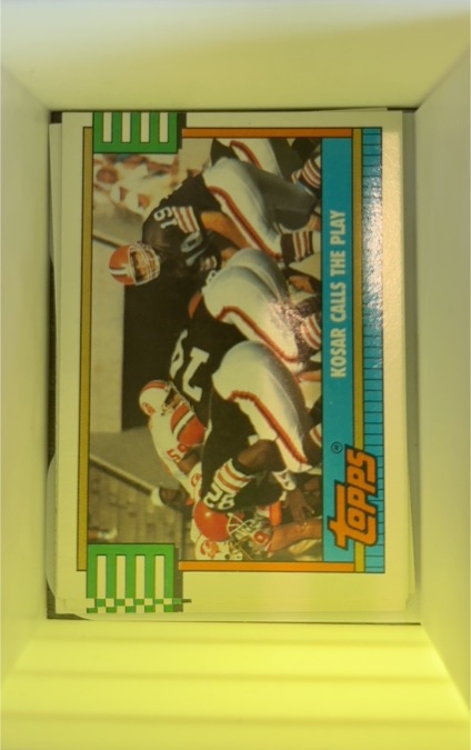 1990 Topps #505 Bernie Kosar Kosar Calls the Play Cleveland Browns — front