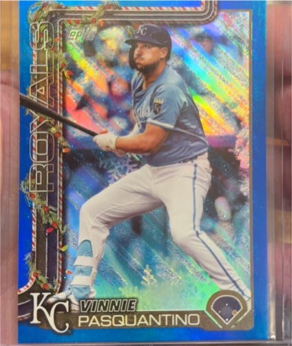 2025 Topps Holiday #H198 Vinnie Pasquantino — front