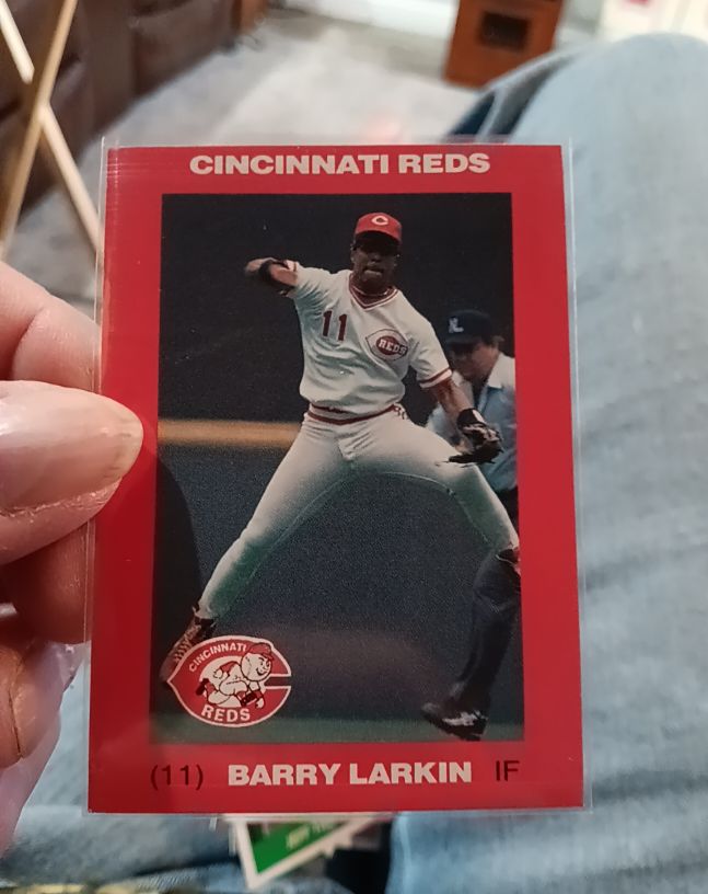 1988 Kahn's Cincinnati Reds #11 Barry Larkin — front