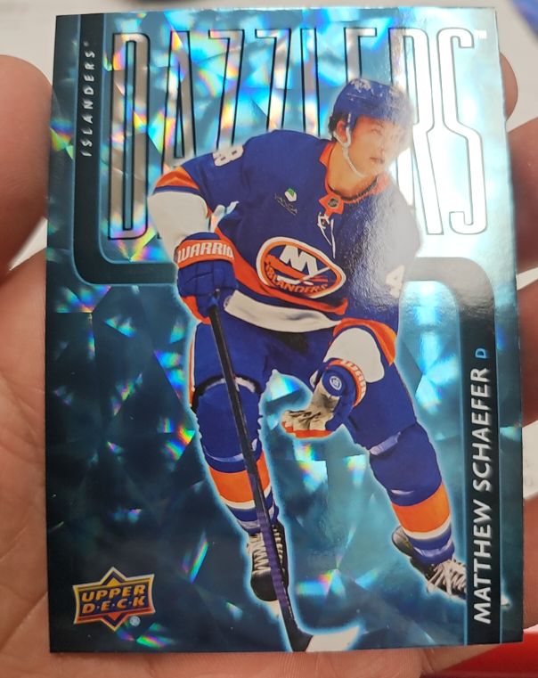 2025-26 Upper Deck Series 2 Dazzlers Blue #DZ-57 Matthew Schaefer — front