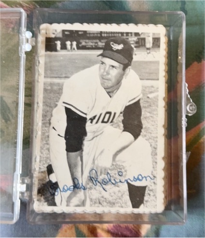 1969 Topps Deckle Edge #1 Brooks Robinson — front