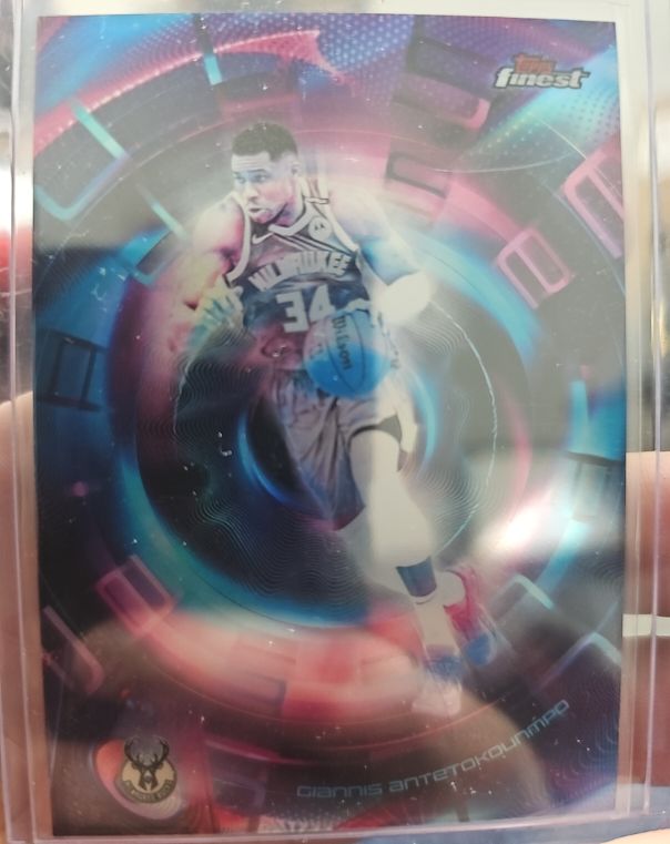 2025-26 Topps Finest #P-3 Giannis Antetokounmpo Pulse — front