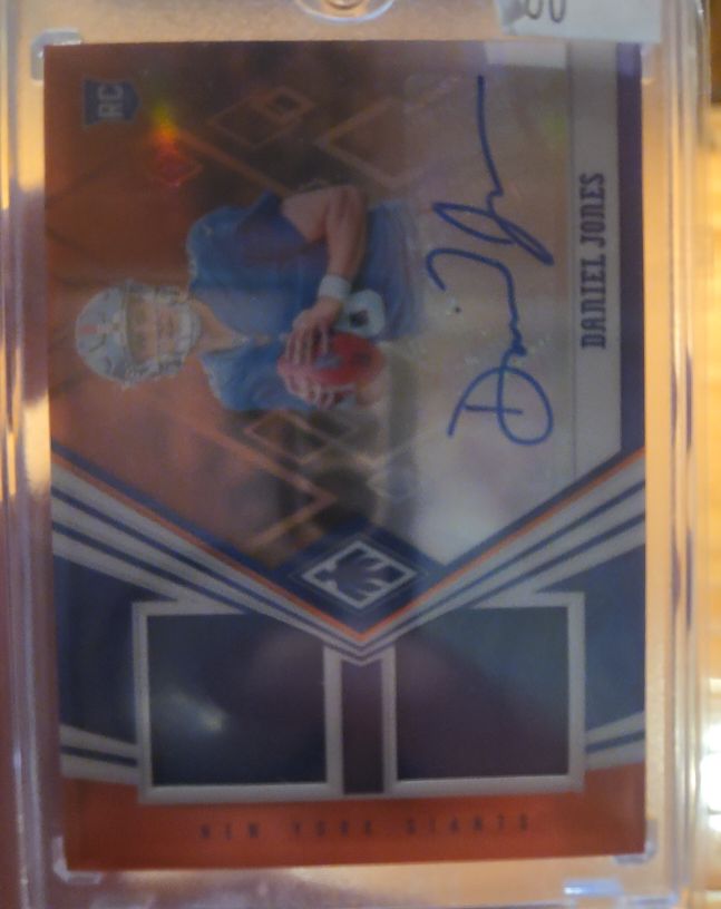 2019 Panini Phoenix #RDA-DJ Daniel Jones Rookie Dual Patch Auto — front