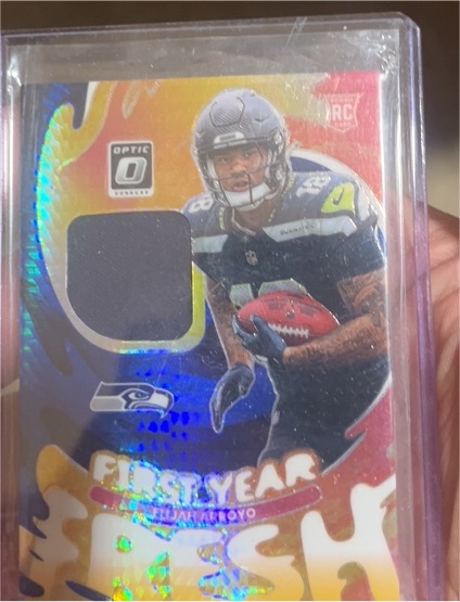 2025 Panini Donruss Optic #FYFBH-EAO Elijah Arroyo First Year Fresh Blue Hyper — front
