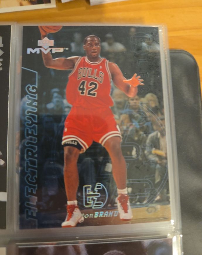2000-01 Upper Deck MVP #E6 Elton Brand Electrifying — front