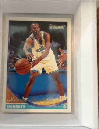 1993-94 Topps Gold #276 Hersey Hawkins — front