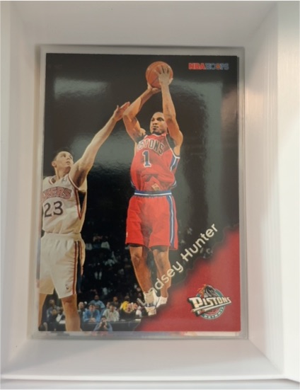 1996-97 NBA Hoops #48 Lindsey Hunter — front