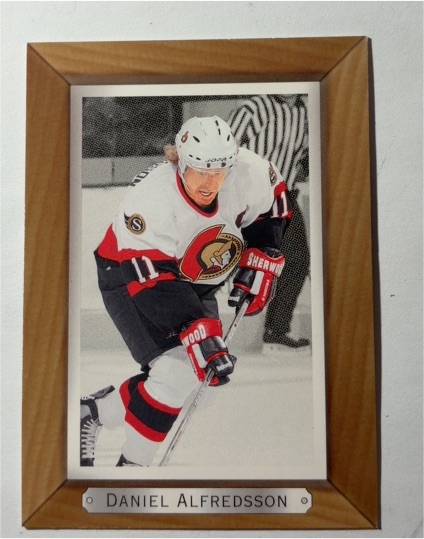 2003-04 Upper Deck #379 Daniel Alfredsson — front