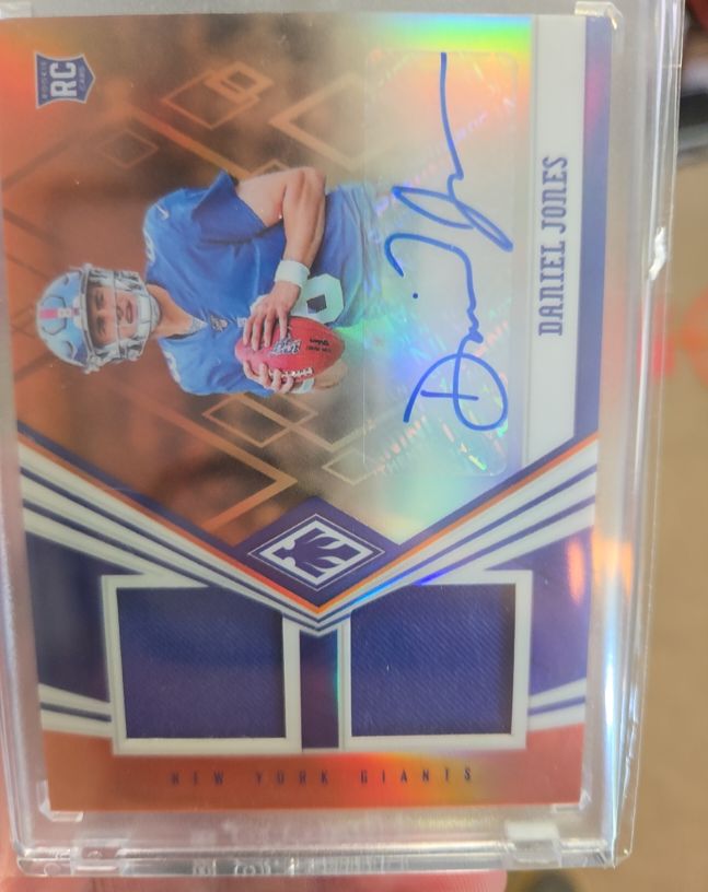 2019 Panini Phoenix #RDA-DJ Daniel Jones Rookie Dual Patch Auto — front