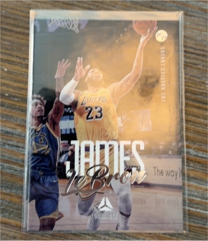 2020-21 Panini Chronicles Luminance #152 LeBron James — front