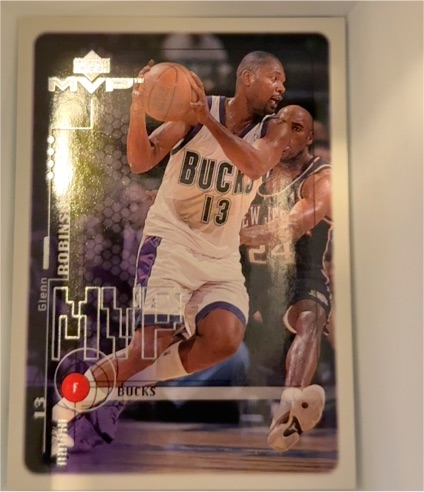 1999-00 Upper Deck MVP #89 Glenn Robinson — front