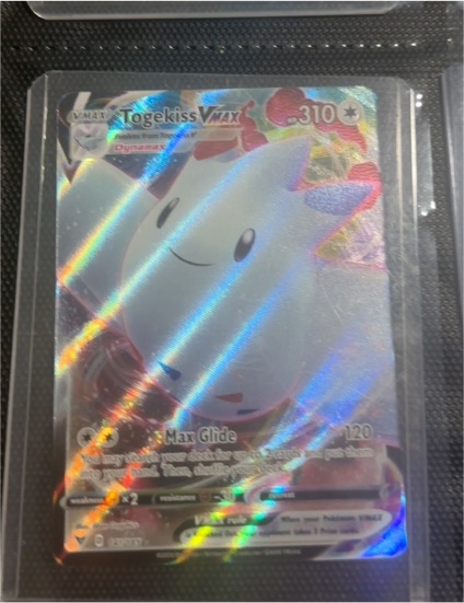 2020 Pokémon SWSH04 Vivid Voltage #141 Togekiss VMAX — front