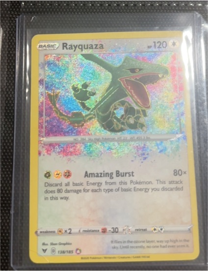 2020 Pokémon TCG Vivid Voltage #138 Rayquaza Amazing Rare Holo — front