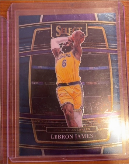 2021-22 Panini Select #100 LeBron James Los Angeles Lakers — front