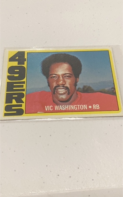 1972 Topps #22 Vic Washington — front