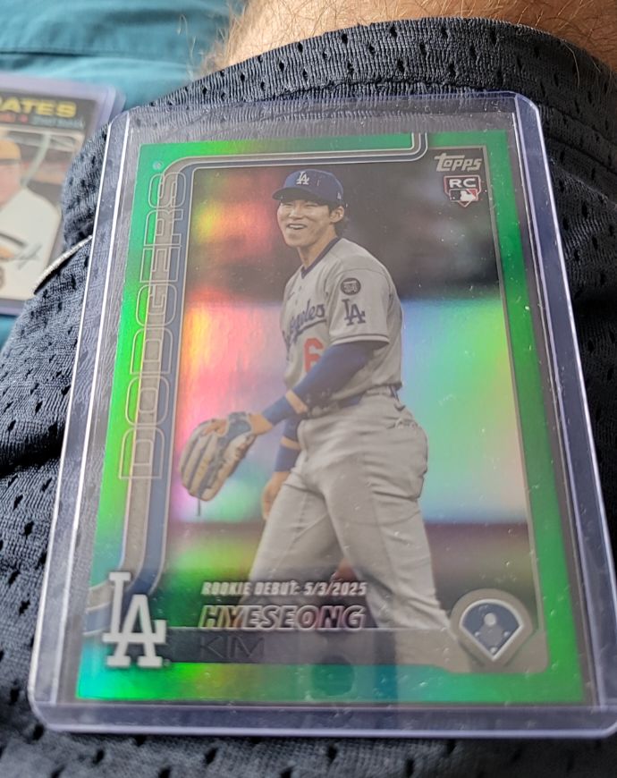 2025 Topps Chrome Update #152 Hyeseong Kim — front