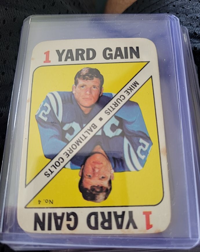1971 Topps Game #4 Mike Curtis Baltimore Colts — front