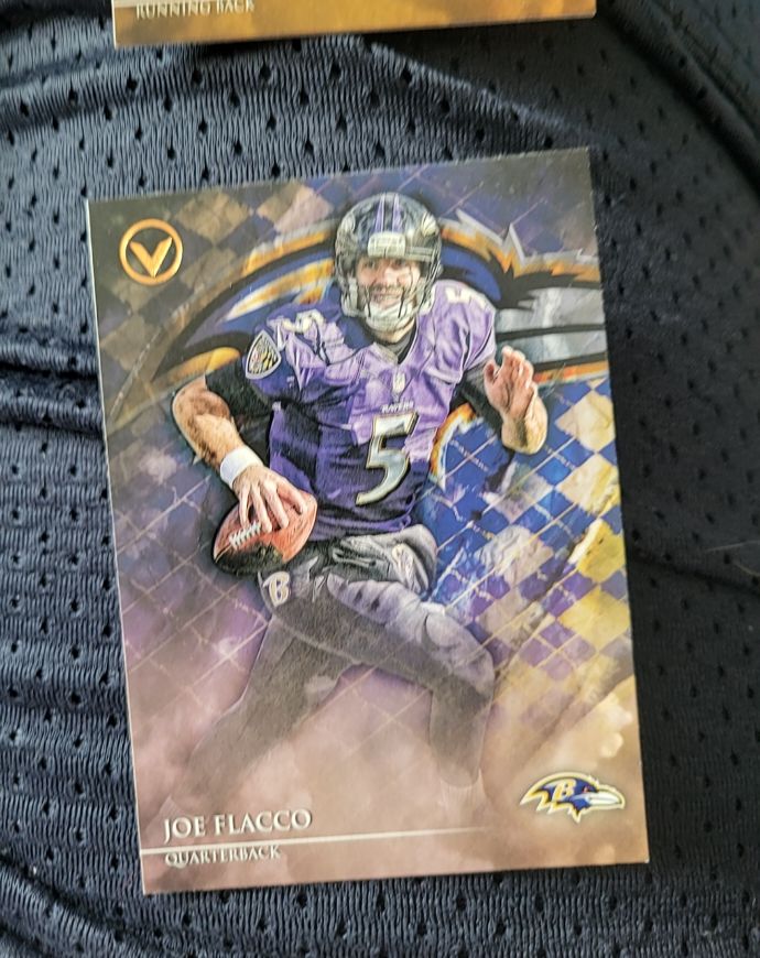2014 Topps Valor #11 Joe Flacco — front