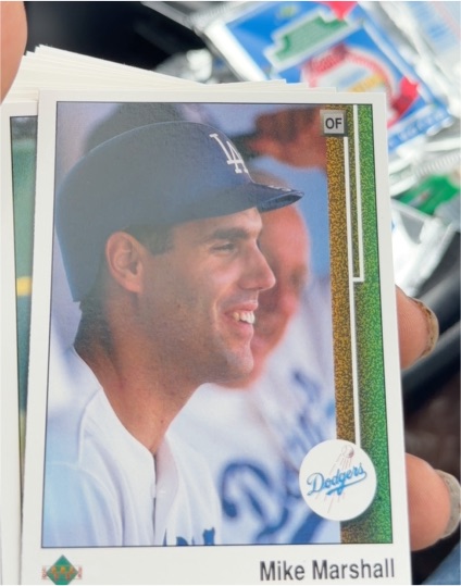 1989 Upper Deck #70 Mike Marshall — front