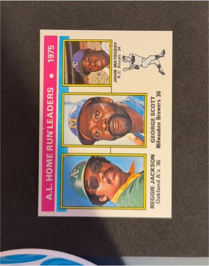 1976 Topps #194 AL Home Run Leaders Reggie Jackson, George Scott, John Mayberry — front
