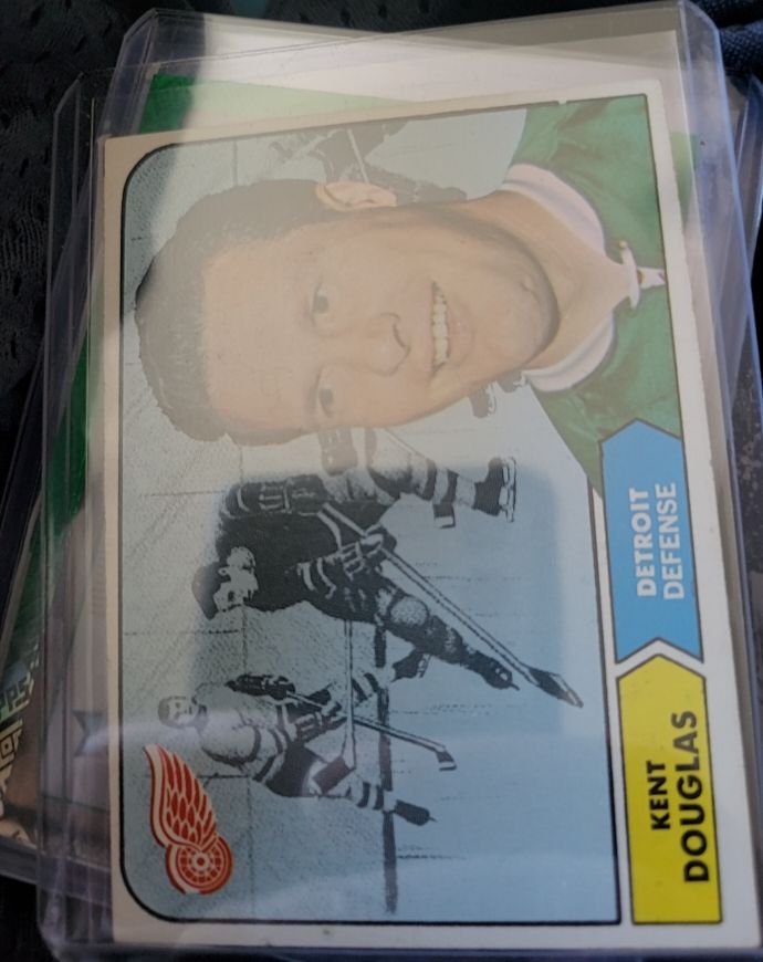 1968-69 Topps #26 Kent Douglas — front