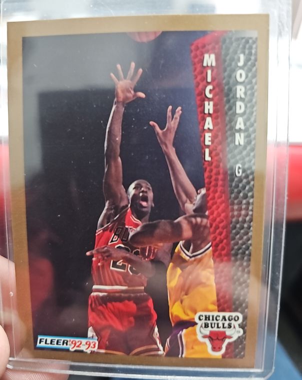1992-93 Fleer #32 Michael Jordan — front
