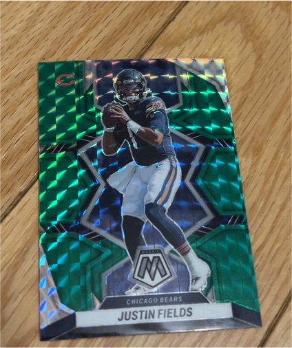 2022 Panini Mosaic #33 Justin Fields — front