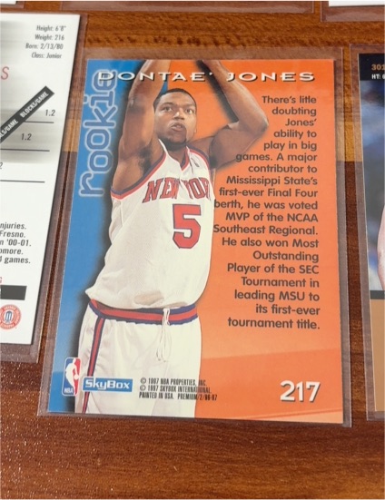 1997 SkyBox Premium #217 Dontae Jones — front