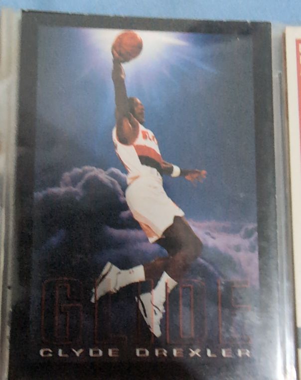 1993-94 Skybox Premium #334 Clyde Drexler — front
