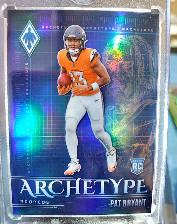 2025 Panini Phoenix #24 Pat Bryant Archetype — front