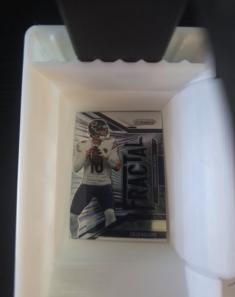 2025 Panini Prizm #4 Caleb Williams Fractal — front