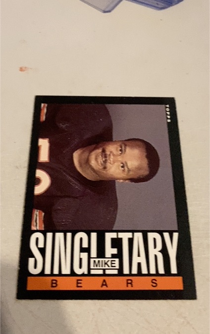 1985 Topps #34 Mike Singletary — front