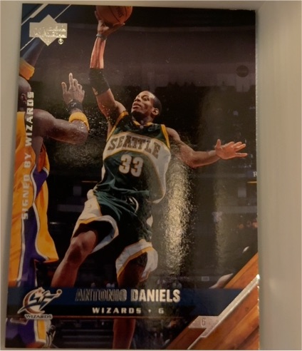 2004-05 Upper Deck #180 Antonio Daniels — front