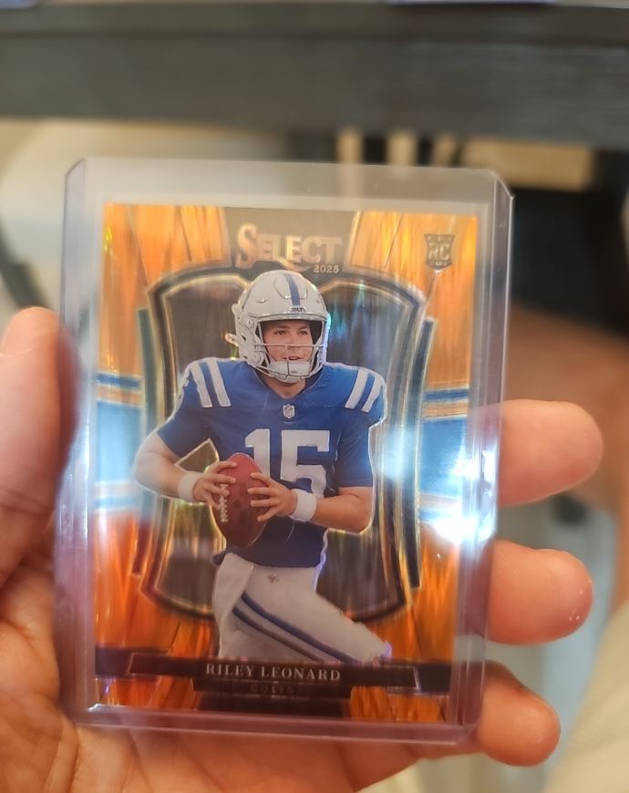 2025 Panini Select #133 Riley Leonard — front