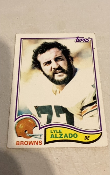 1982 Topps #56 Lyle Alzado Cleveland Browns — front