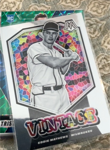 2021 Panini Mosaic Vintage Green Prizm #V4 Eddie Mathews Milwaukee Braves — front
