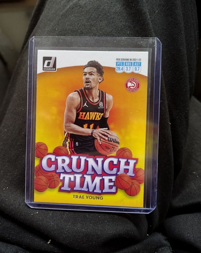 2022-23 Panini Donruss #2 Trae Young Crunch Time — front
