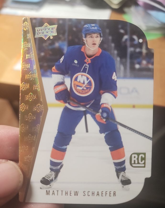 2025-26 Upper Deck Series 2 #RTD-13 Matthew Schaefer — front