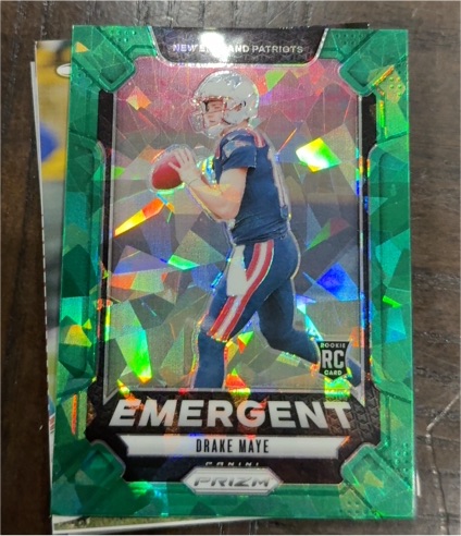 2024 Panini Prizm #4 Drake Maye Emergent Green Cracked Ice Rookie — front