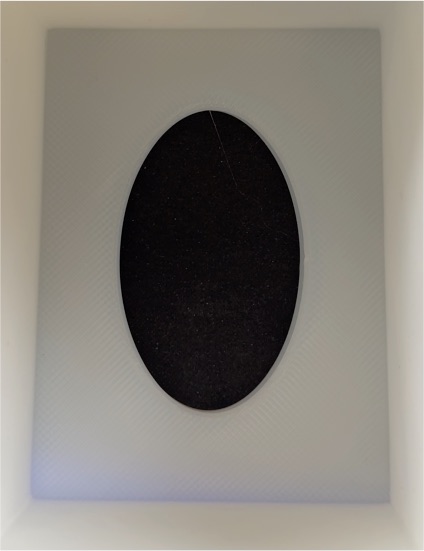 Lindahl Vignette White Mask 5X5" square 2.5" Large Oval with magnetic frame — front