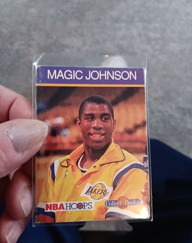 1990 NBA Hoops Collect-A-Books #29 Magic Johnson — front