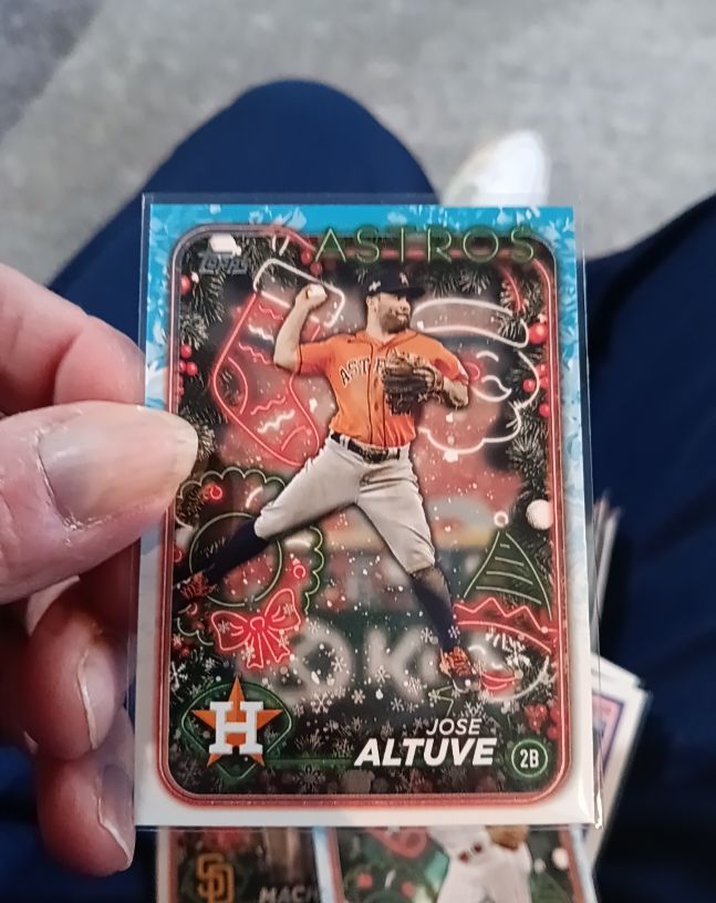 2024 Topps Holiday #H8 Jose Altuve — front