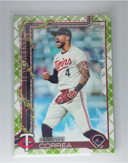 2025 Topps Holiday #H175 Carlos Correa — front