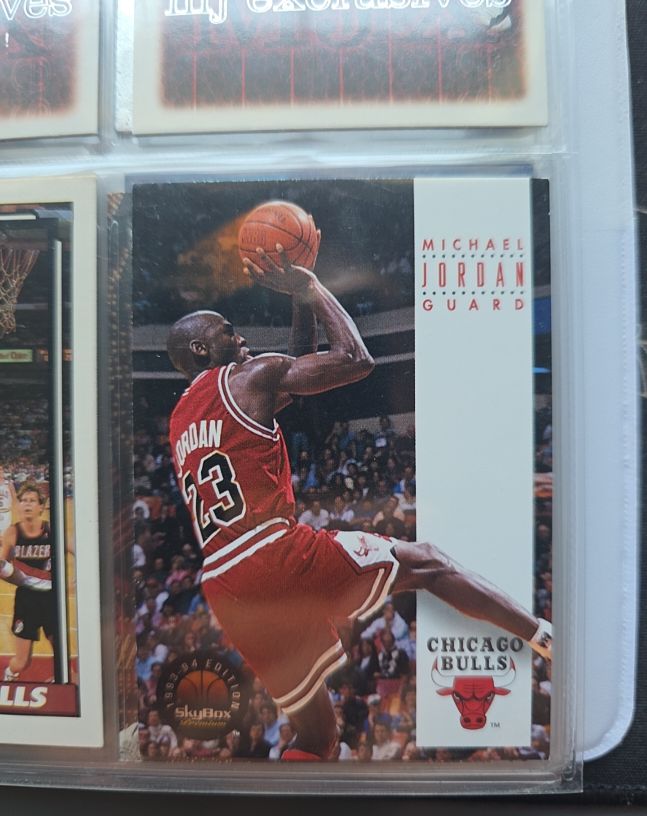 1990 SkyBox #41 Michael Jordan — front