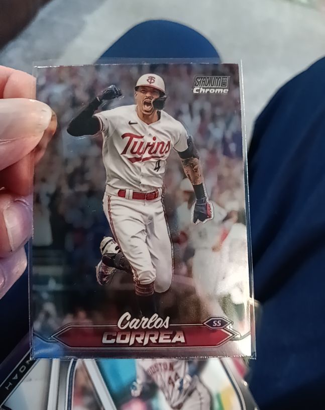 2024 Topps Stadium Club Chrome #118 Carlos Correa — front