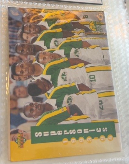 1993-94 Upper Deck #234 Seattle SuperSonics — front