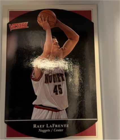 2000-01 Upper Deck Victory #52 Raef LaFrentz — front